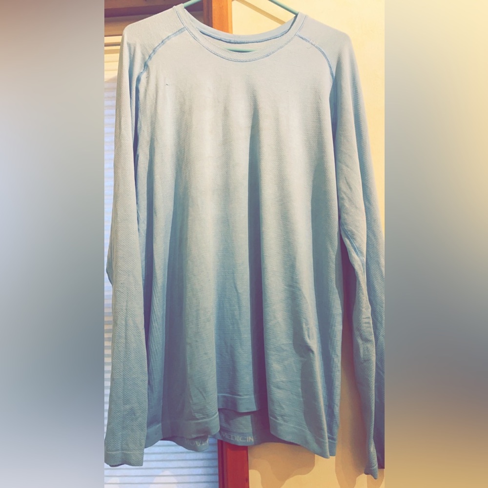 Large long sleeve metal tech vent shirt